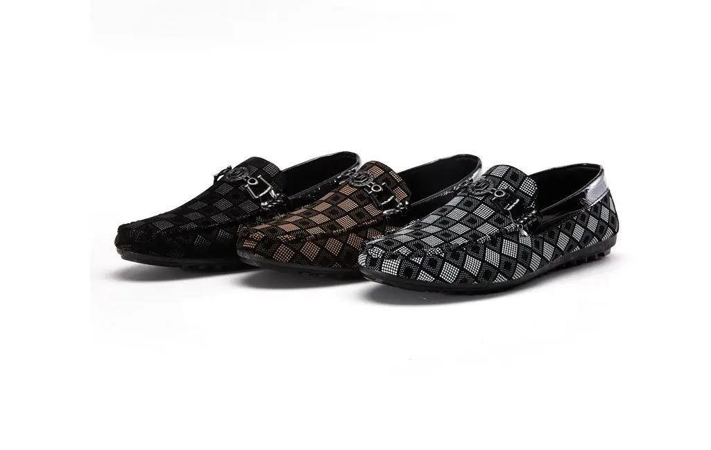 The lazy man put on plaid shoes - MyQualityproduct.shop