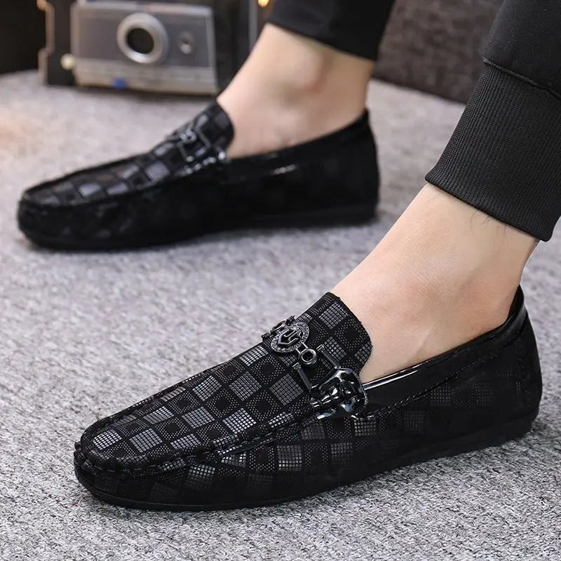 The lazy man put on plaid shoes - MyQualityproduct.shop