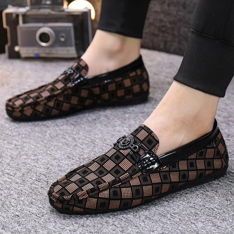 The lazy man put on plaid shoes - MyQualityproduct.shop